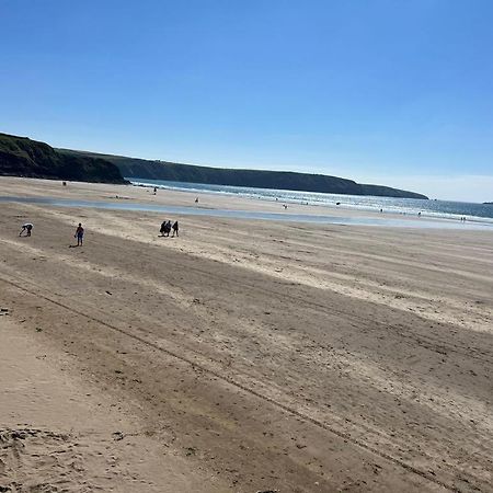 Thistledown Lodge! 5 Minutes From Beach! Free Cancellation! Haverfordwest Kültér fotó