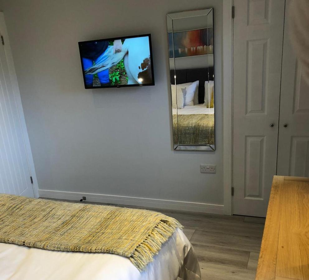 Thistledown Lodge! 5 Minutes From Beach! Free Cancellation! Haverfordwest Kültér fotó